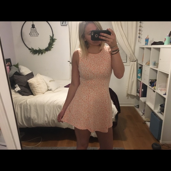 Cute pink dress - Picture 2 of 3